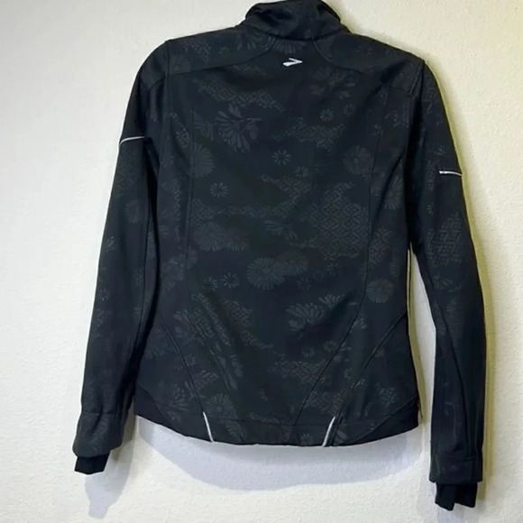 Brooks running reflective jacket size small - Picture 2 of 8